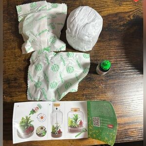 Zuru Mini Brands Create Garden Succulent Terrarium with Snail